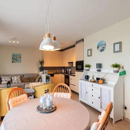 Charming Waterside Getaway Lejlighed