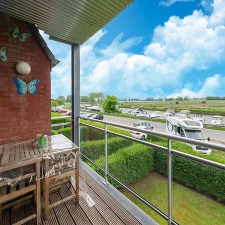 Cozy With A View Of The Canal *