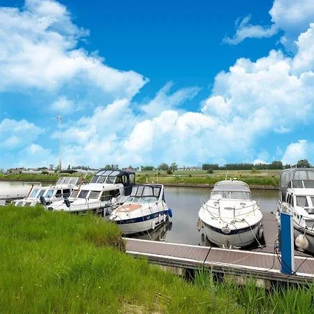 Charming Waterside Getaway Appartement