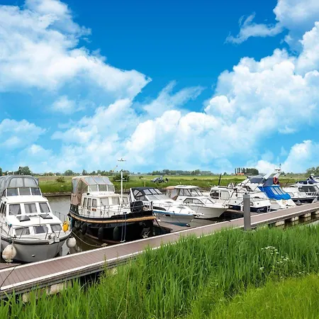 Charming Waterside Getaway * Nieuport