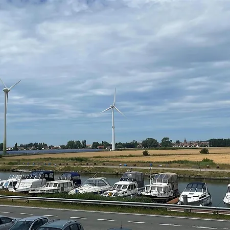 Appartement Charming Waterside Getaway *