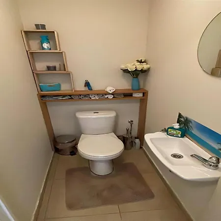 Charming Waterside Getaway