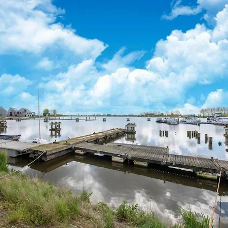 Lejlighed Charming Waterside Getaway